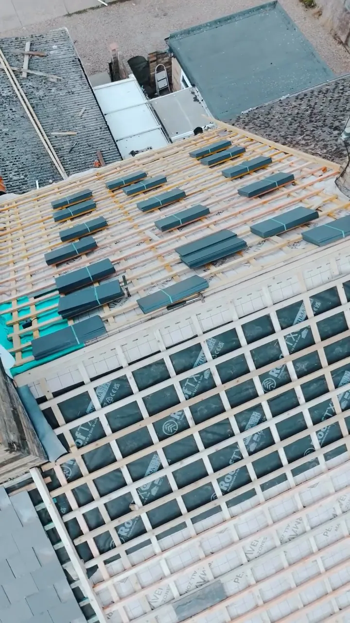Cross-battening going on the Huntingdon roof