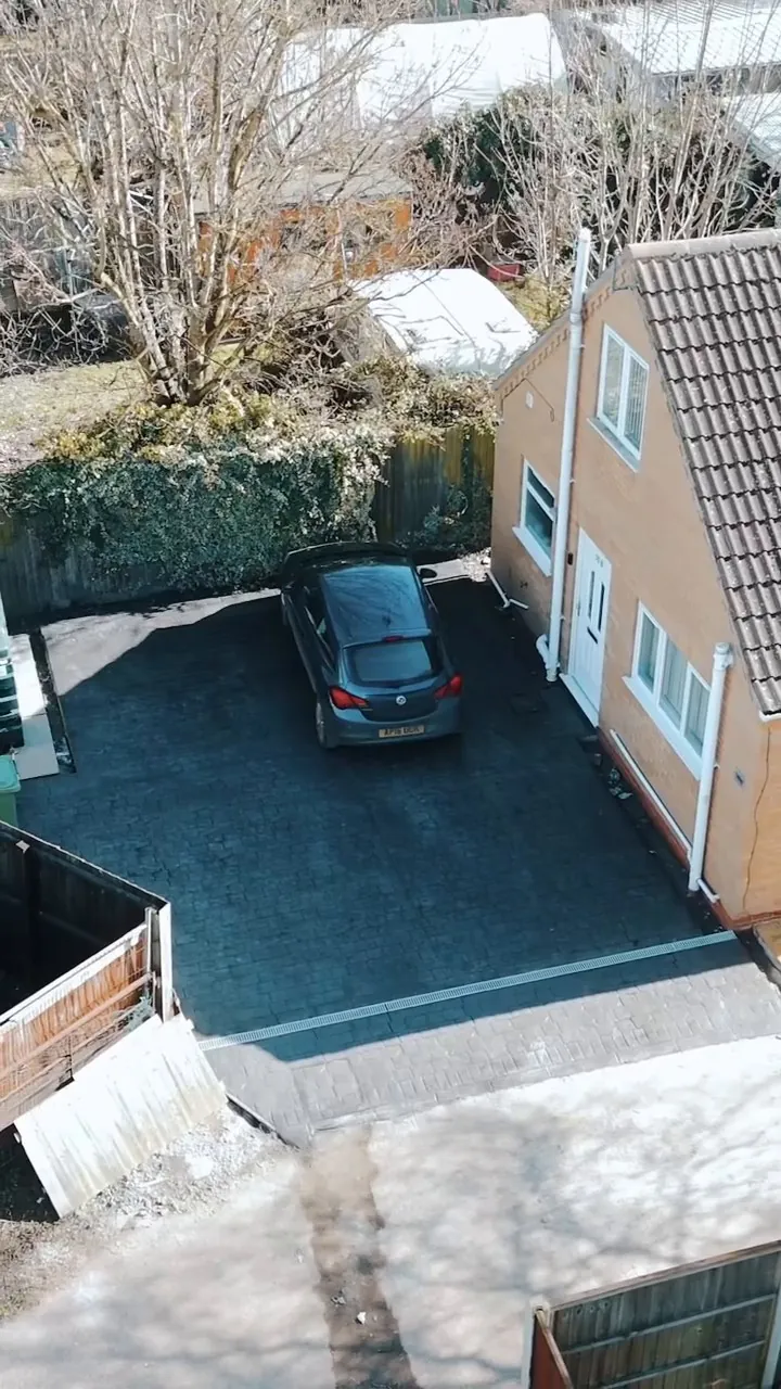 Finished London cobble driveway in slate grey in Tydd St Giles
